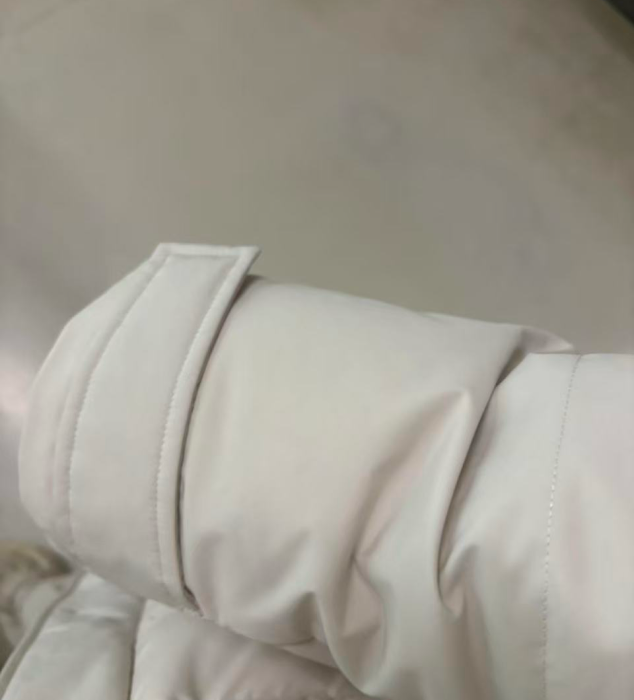 Clothing friction sound