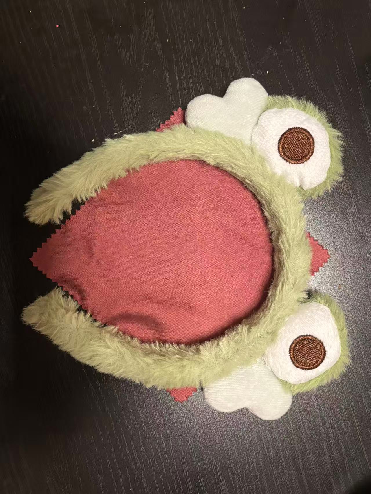 This is the front view of the toothpaste.